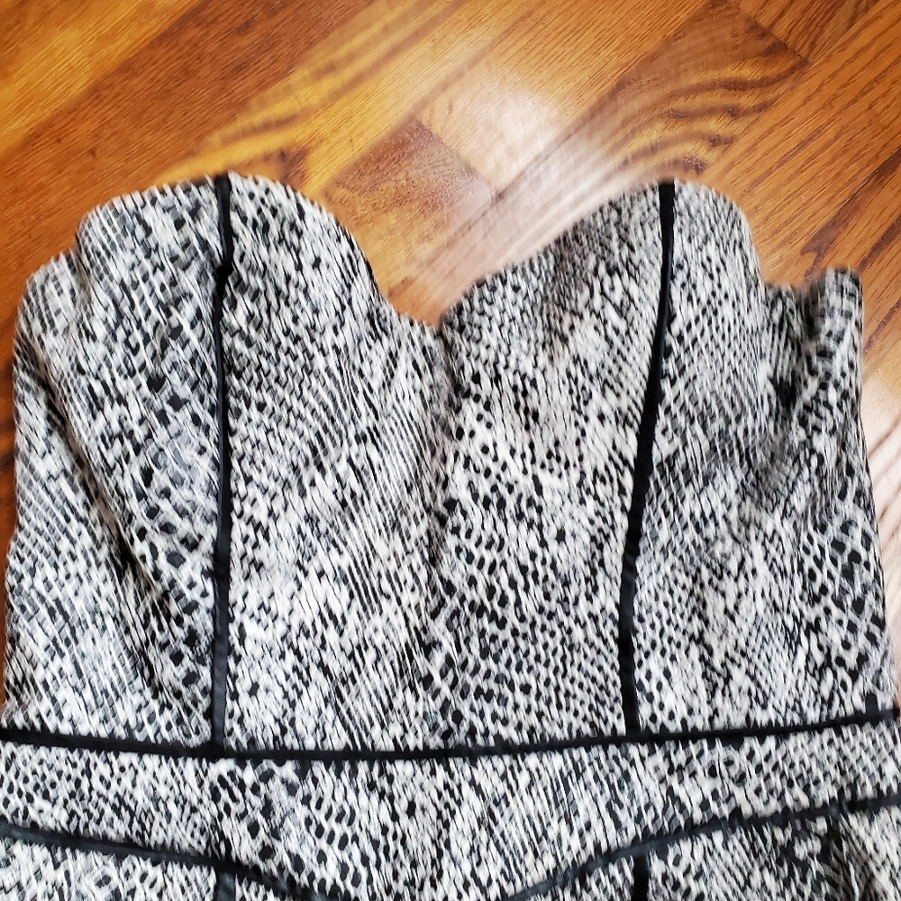 Guess Snakeskin Strapless Python Tulip Dress Size… - image 4